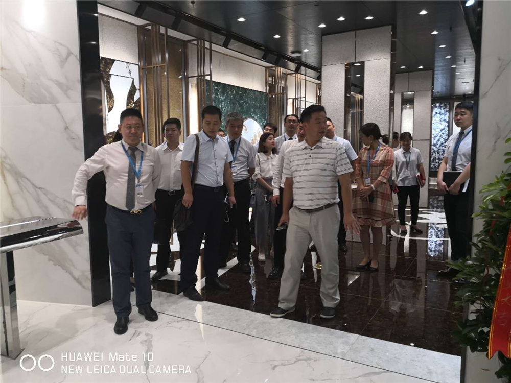 居然之家领导参观博德展厅