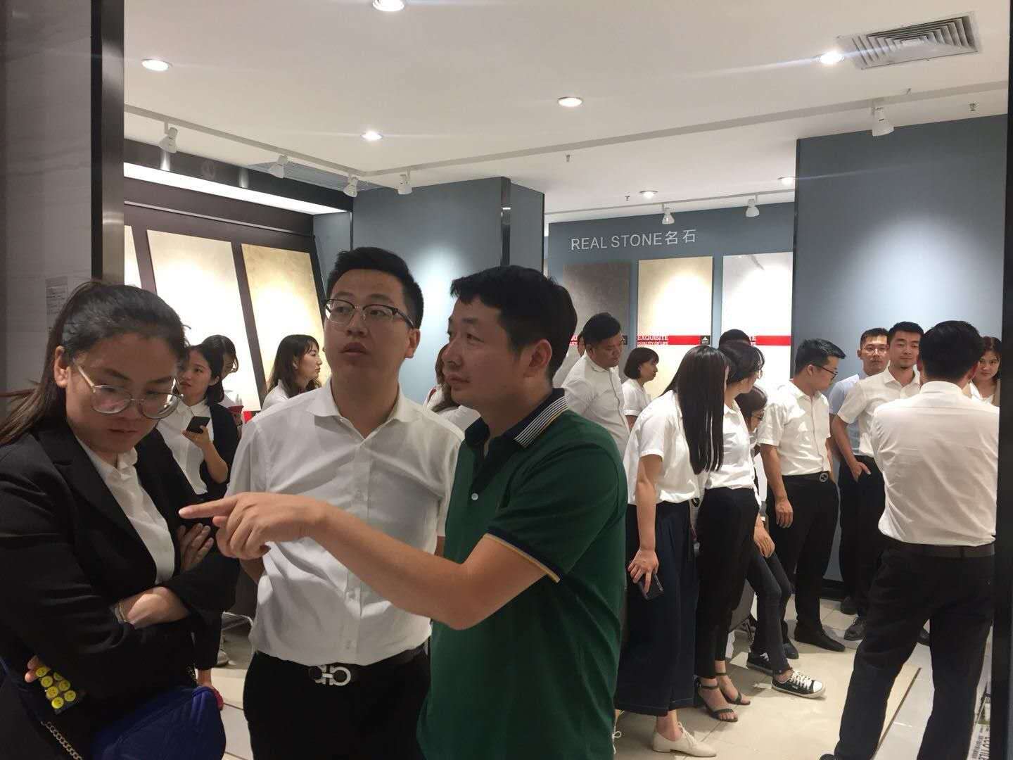呼市博德总经理王宏昌讲解名石工艺