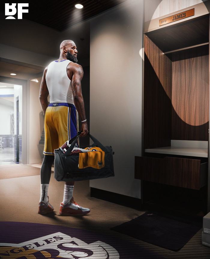 41岁勒布朗带伤狂砍18+5+5 领航湖人掀翻火箭