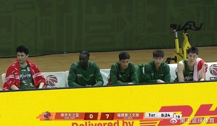 南京同曦球员冲突引暂停 福建男篮首节占据优势