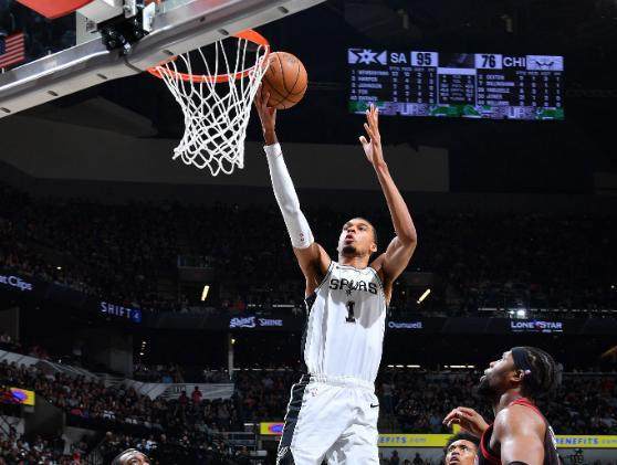 文班亚马41分16篮板创历史最快两双纪录