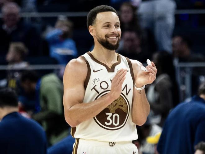 库里复出首战建功 勇士力克国王稳居西部前列